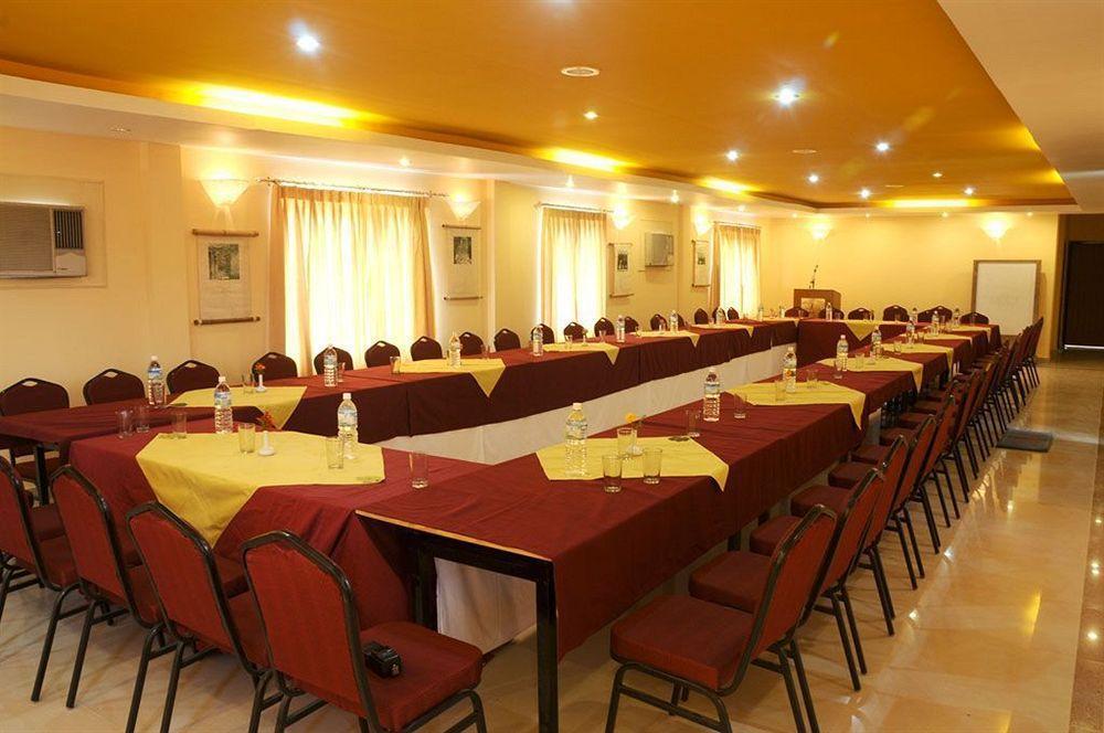 Royal Astoria Hotel Katmandou Extérieur photo