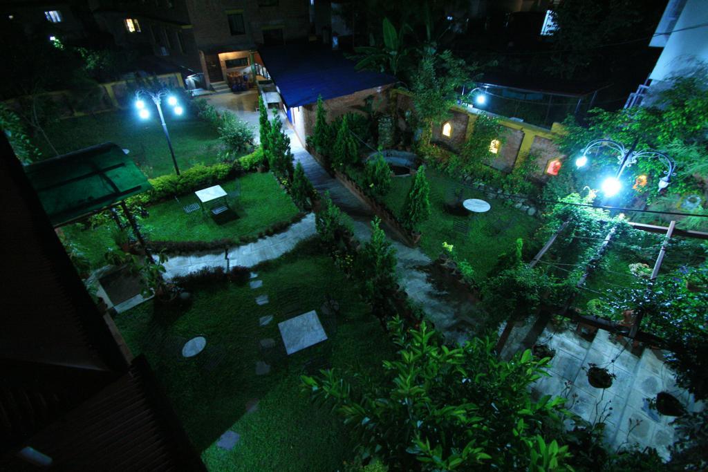 Royal Astoria Hotel Katmandou Extérieur photo
