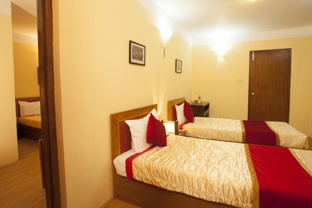 Royal Astoria Hotel Katmandou Extérieur photo