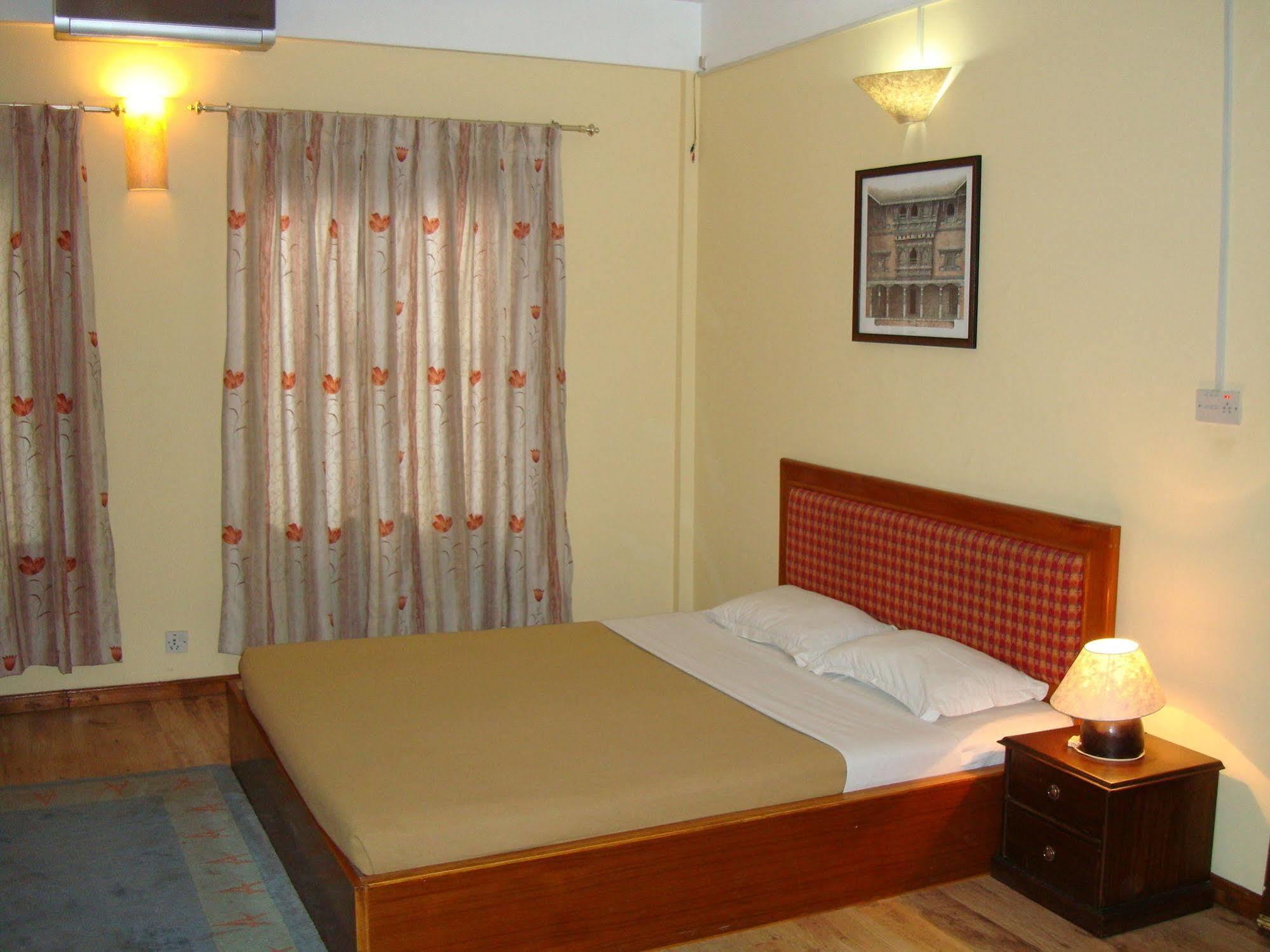 Royal Astoria Hotel Katmandou Extérieur photo
